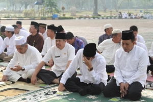 Dzikir Bersama Di Masjid Agung Annur